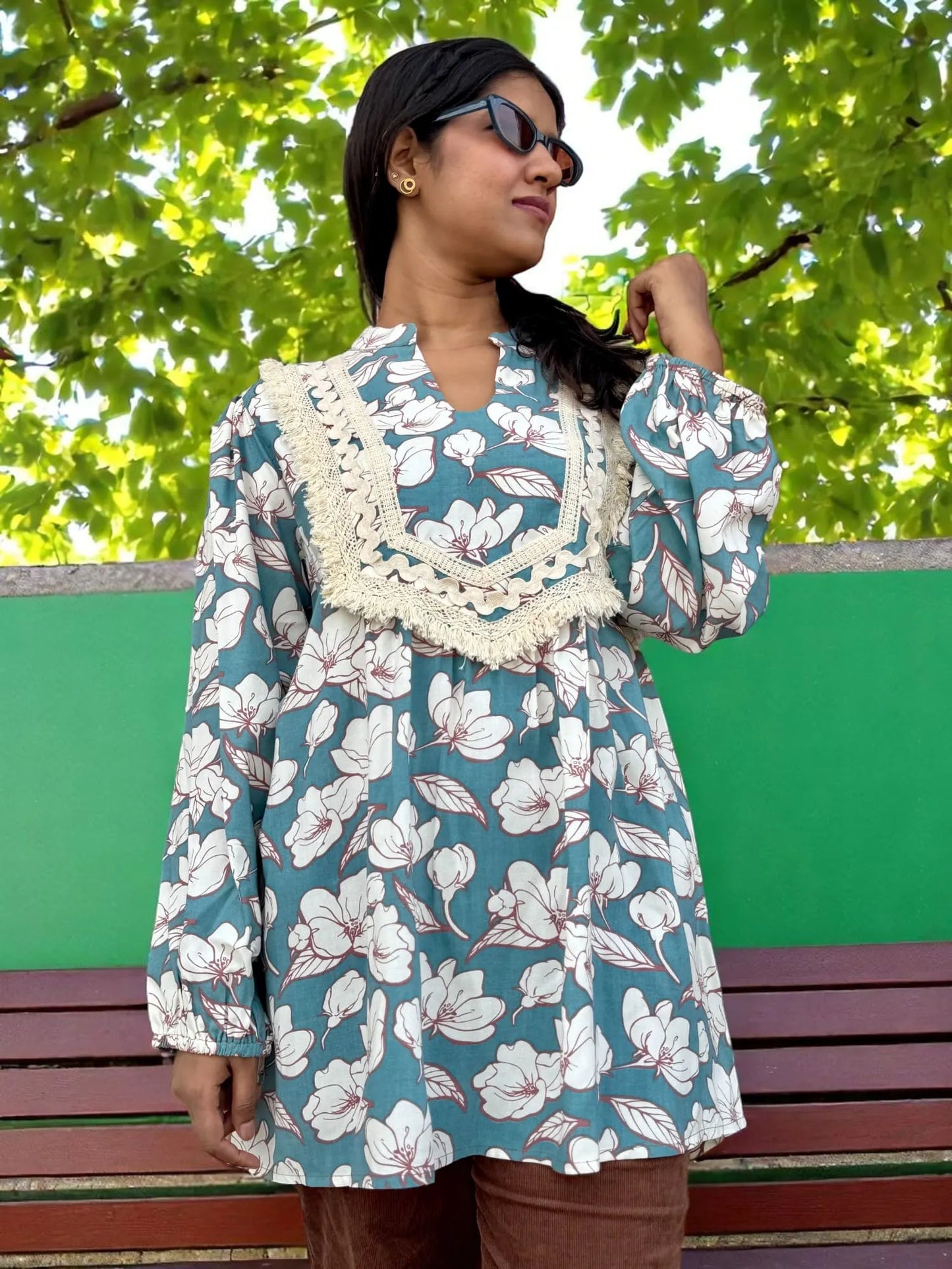 Aaravi Vintage Floral Tunic – Teal Blossom with Lace Yoke