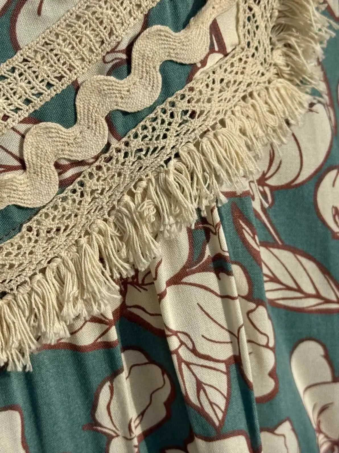 Aaravi Vintage Floral Tunic – Teal Blossom with Lace Yoke