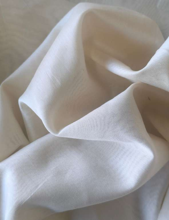 Eri Silk 2/140 Count fabric swatch